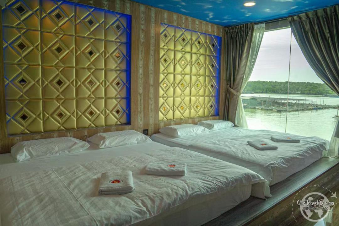 Mangrove Floating Chalet Kukup Exterior foto